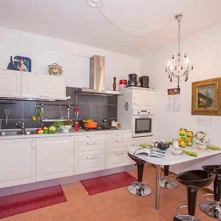 Sleeps 6 Tatil Evi Mezzegra